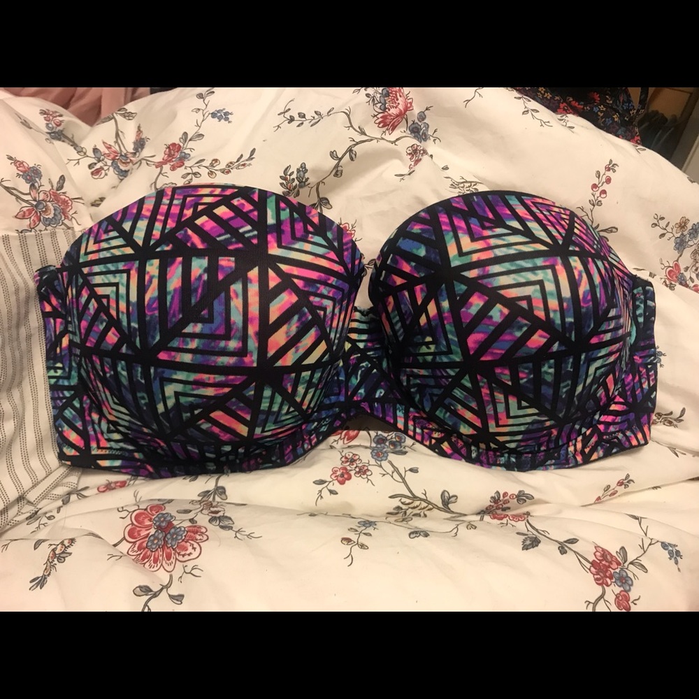 Pink Victoria’s Secret bra